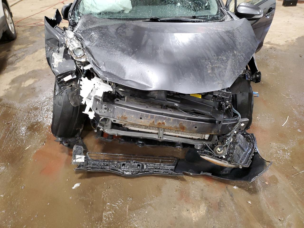 2014 Toyota Prius - Image 11