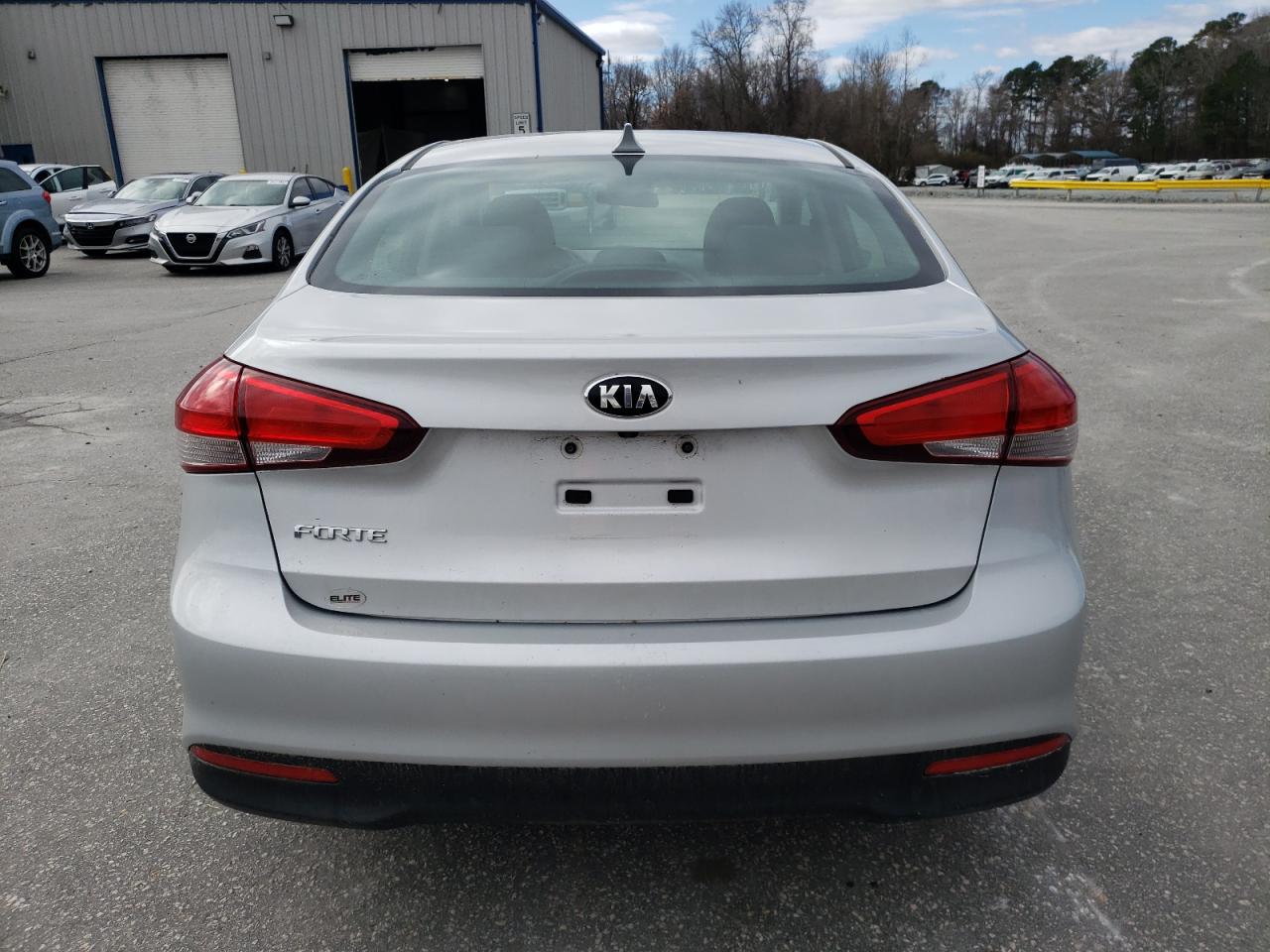 2017 Kia Forte - Image 6