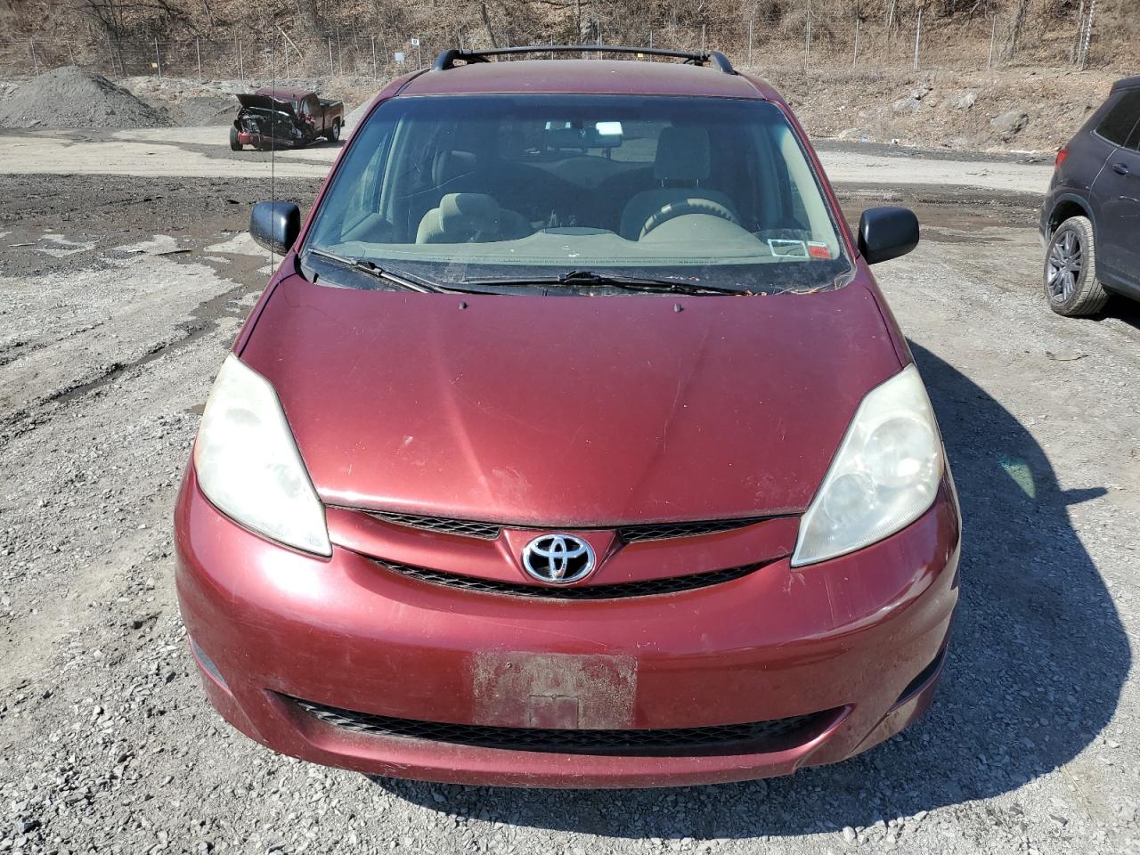 2010 Toyota Sienna - Image 5