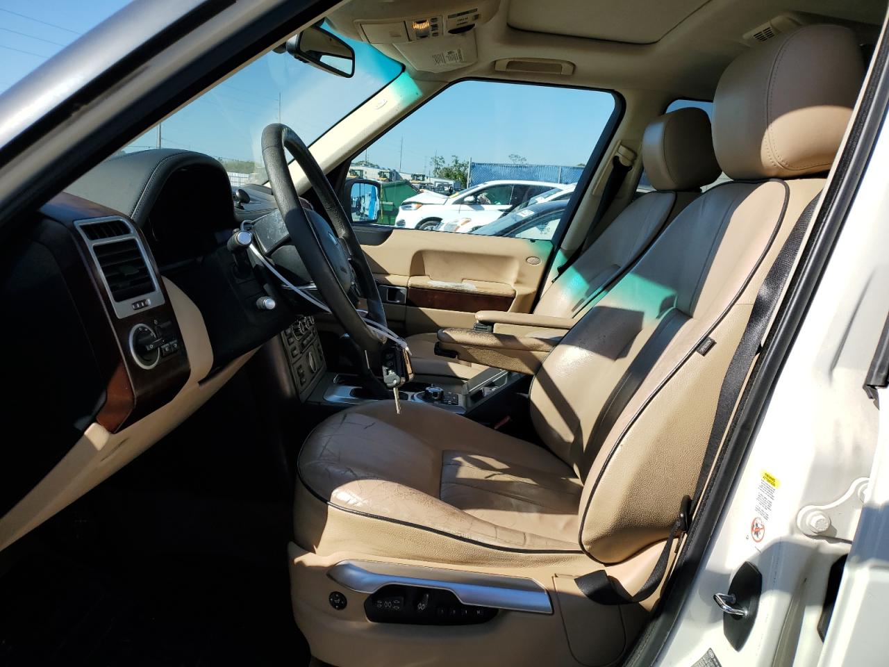 2009 Land Rover Range Rover - Image 7