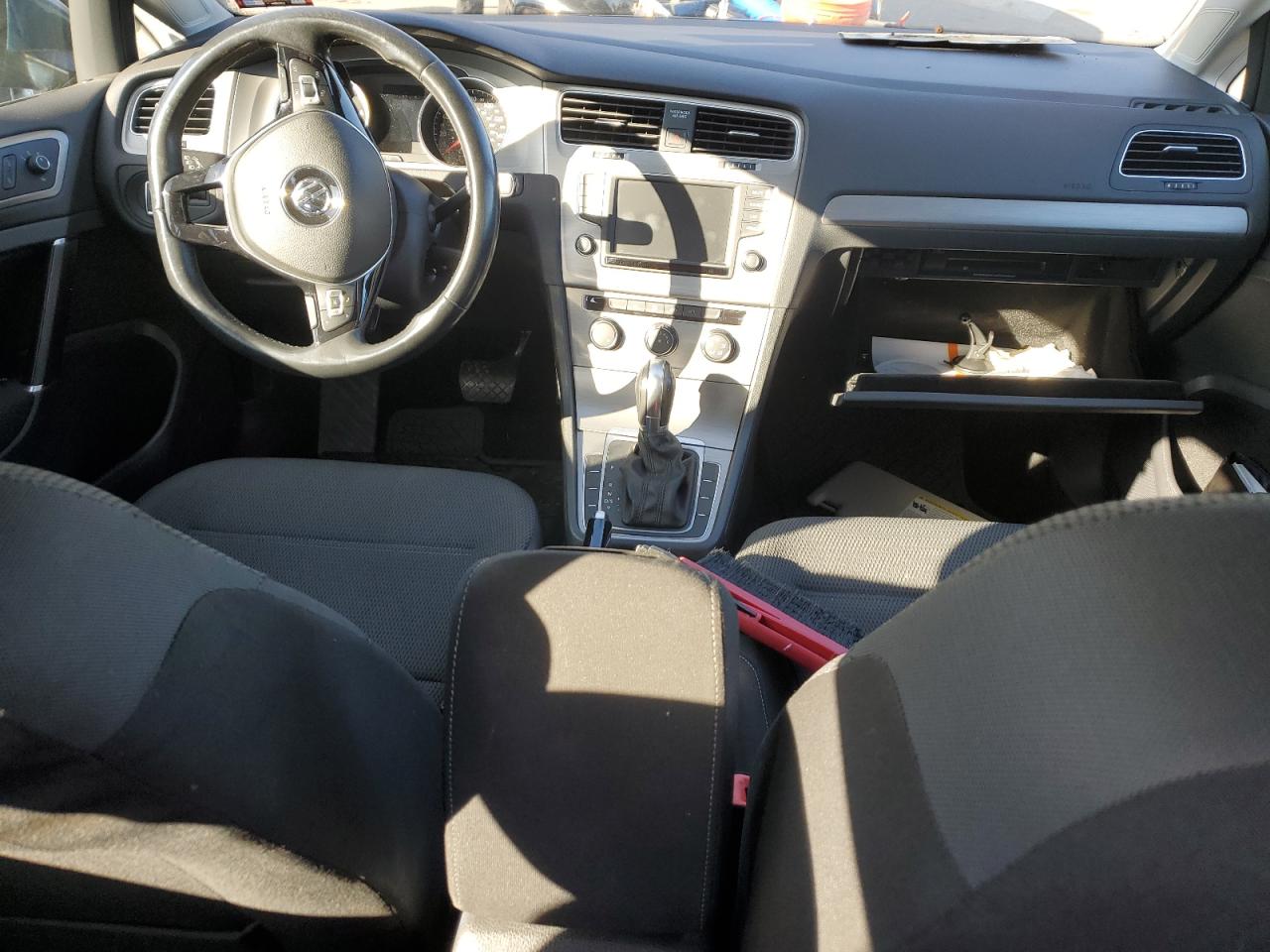 2016 Volkswagen Golf - Image 8