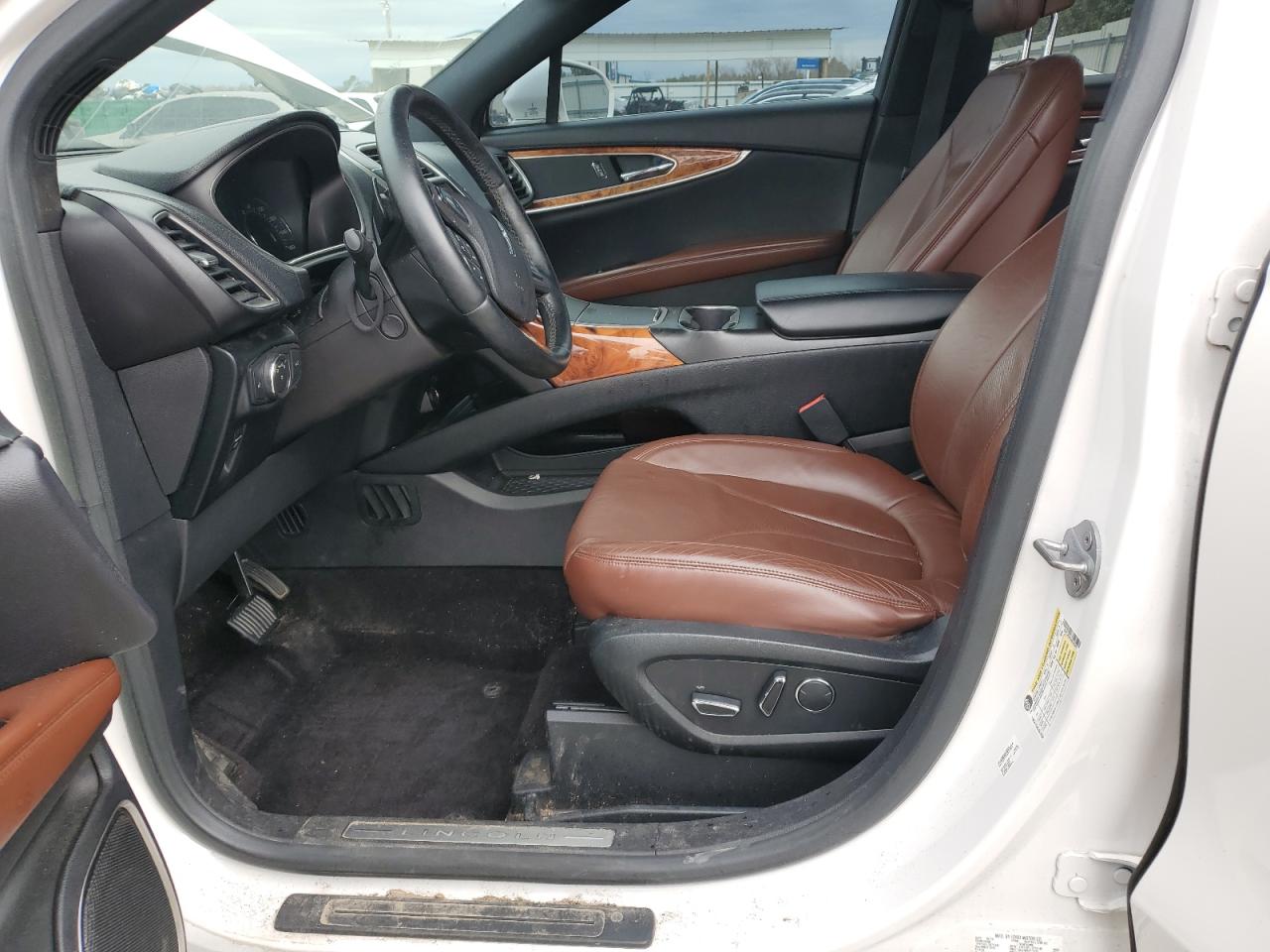 2016 Lincoln MKX - Image 7