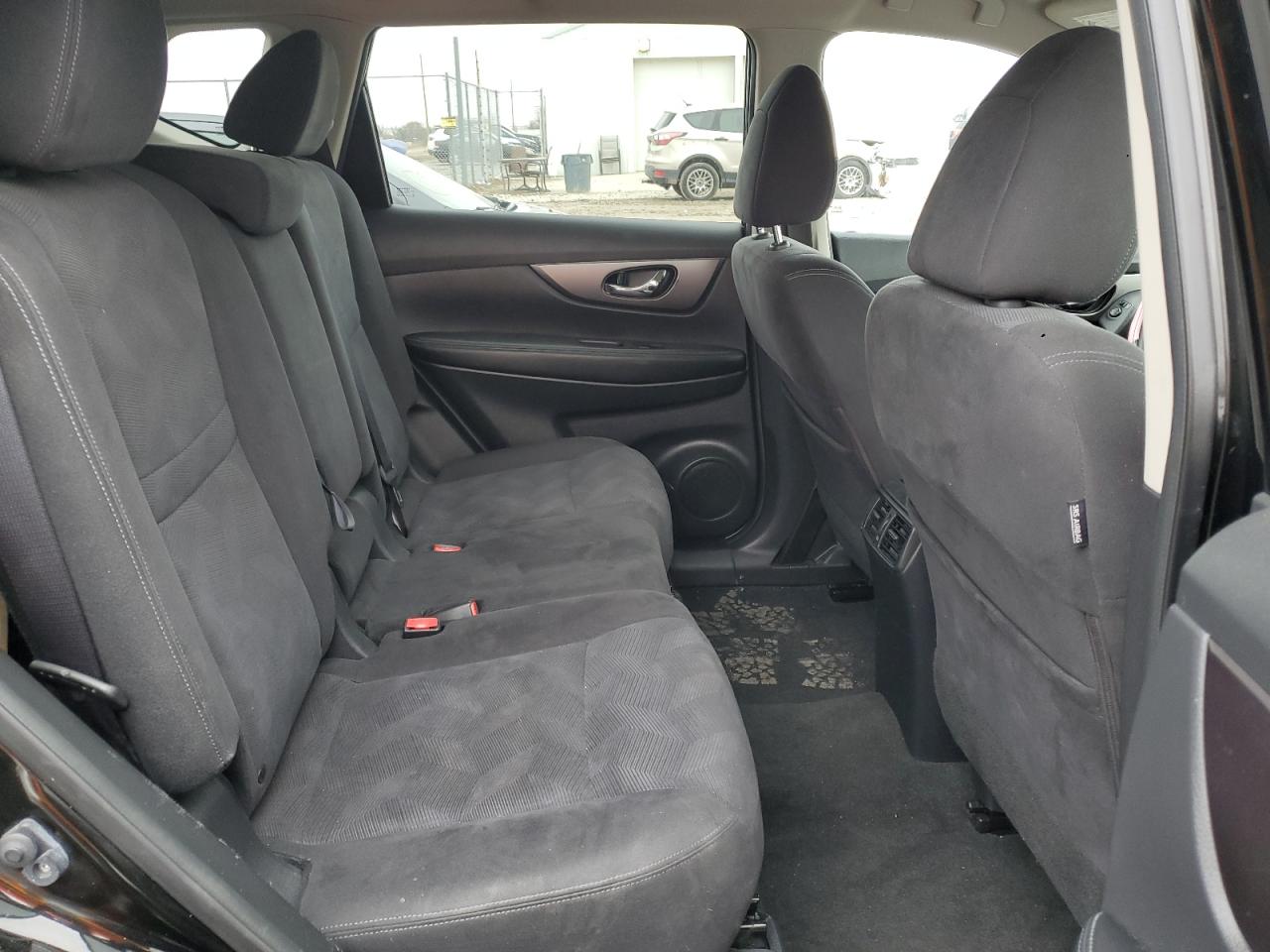 2015 Nissan Rogue - Image 11