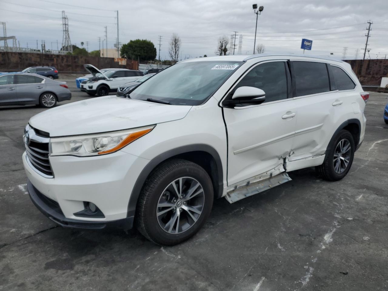 2016 Toyota Highlander - Image 1