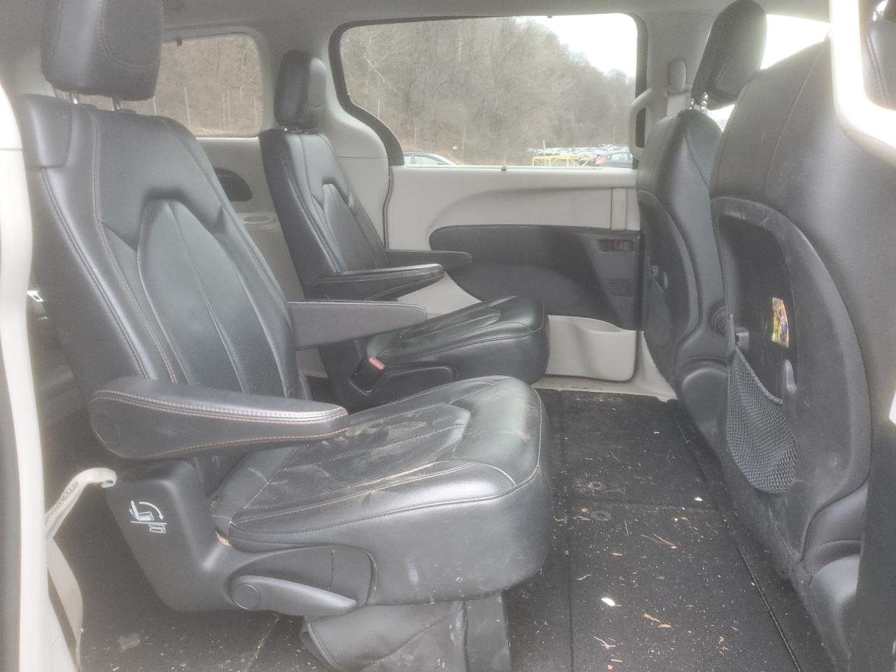 2019 Chrysler Pacifica - Image 11
