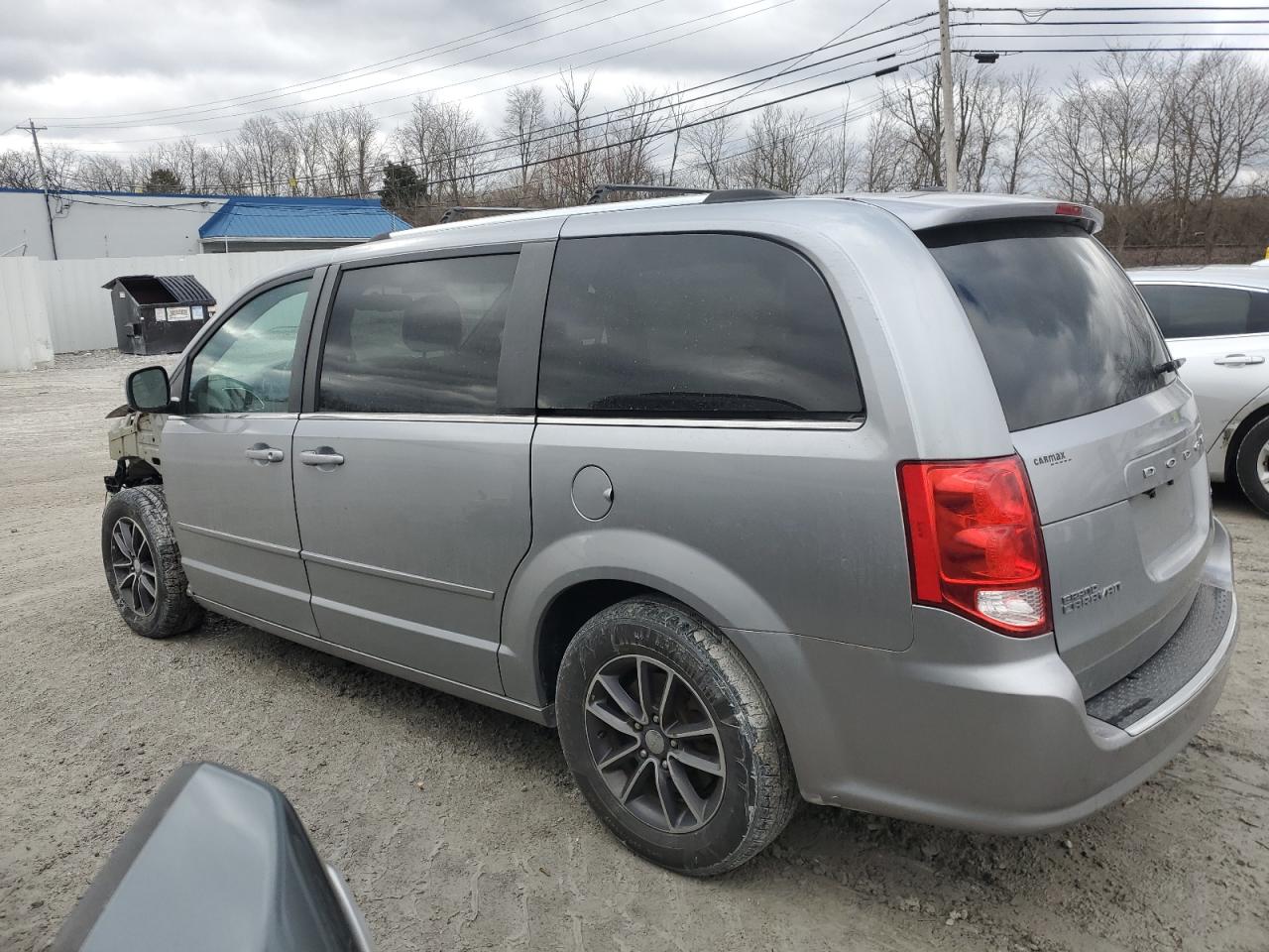2017 Dodge Caravan - Image 2