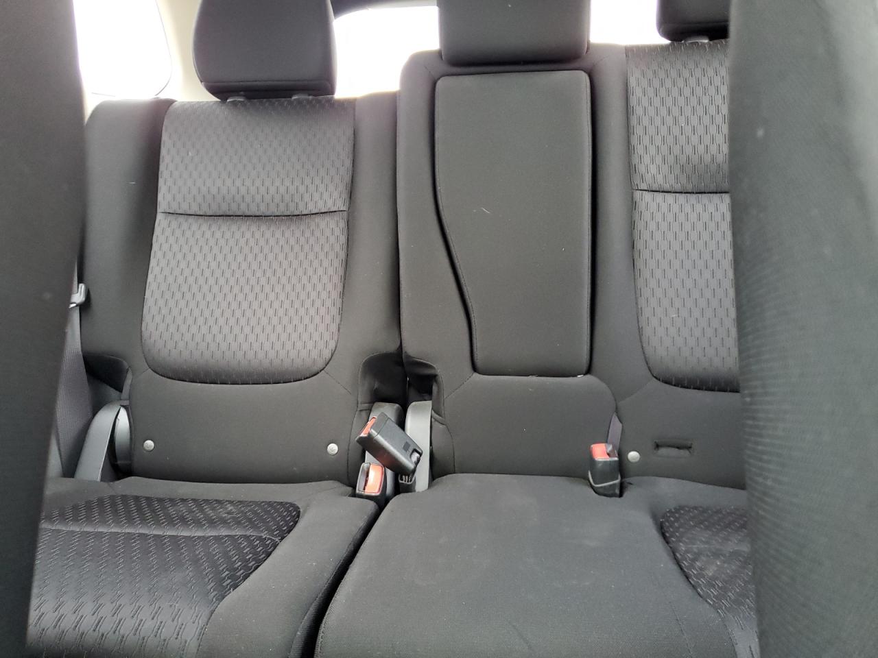 2014 Mitsubishi Outlander - Image 10