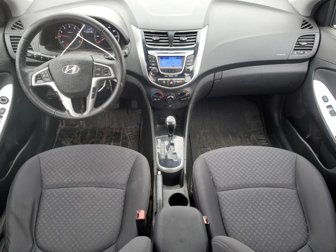 2013 Hyundai Accent - Image 8