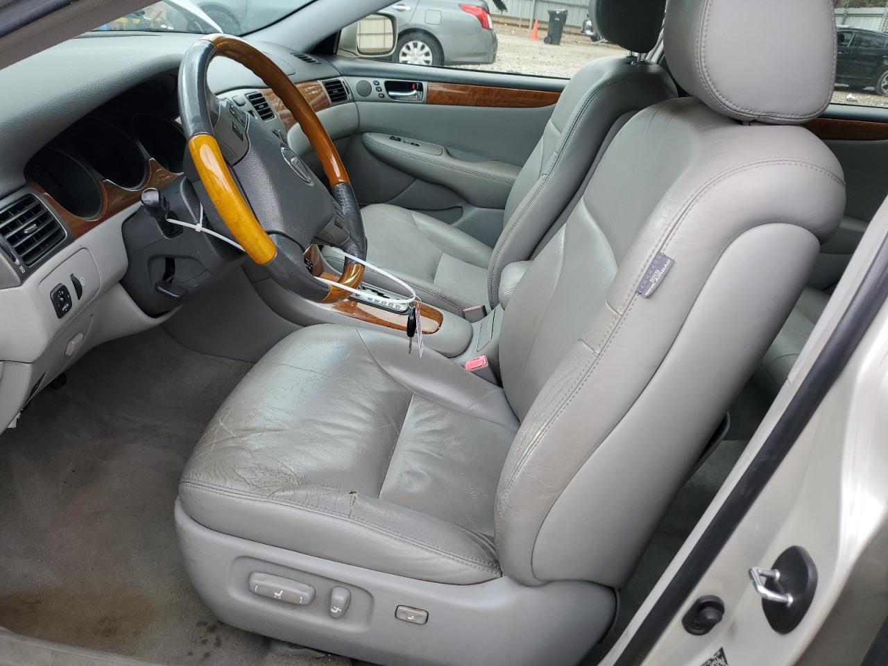 2005 Lexus ES - Image 7