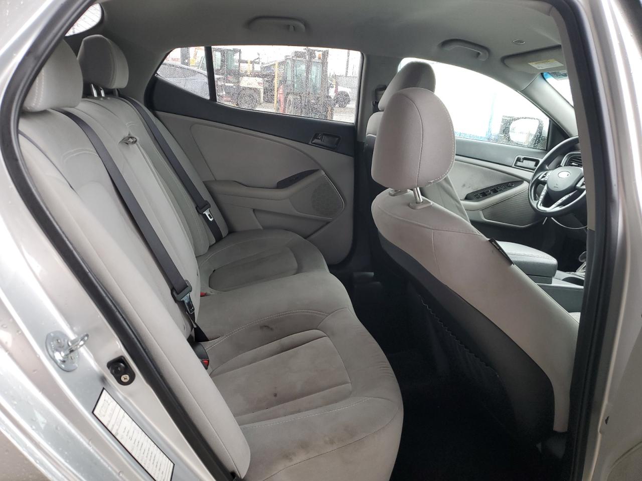 2011 Kia Optima - Image 11