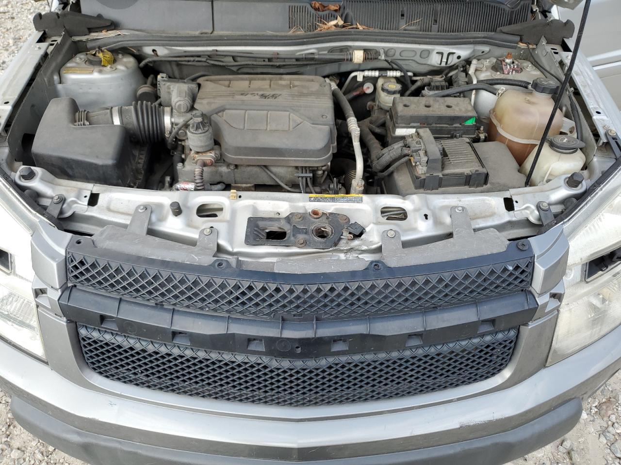 2005 Chevrolet Equinox - Image 12