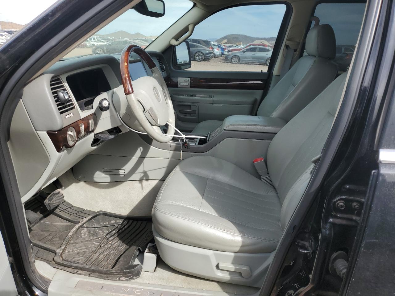 2003 Lincoln Aviator - Image 7