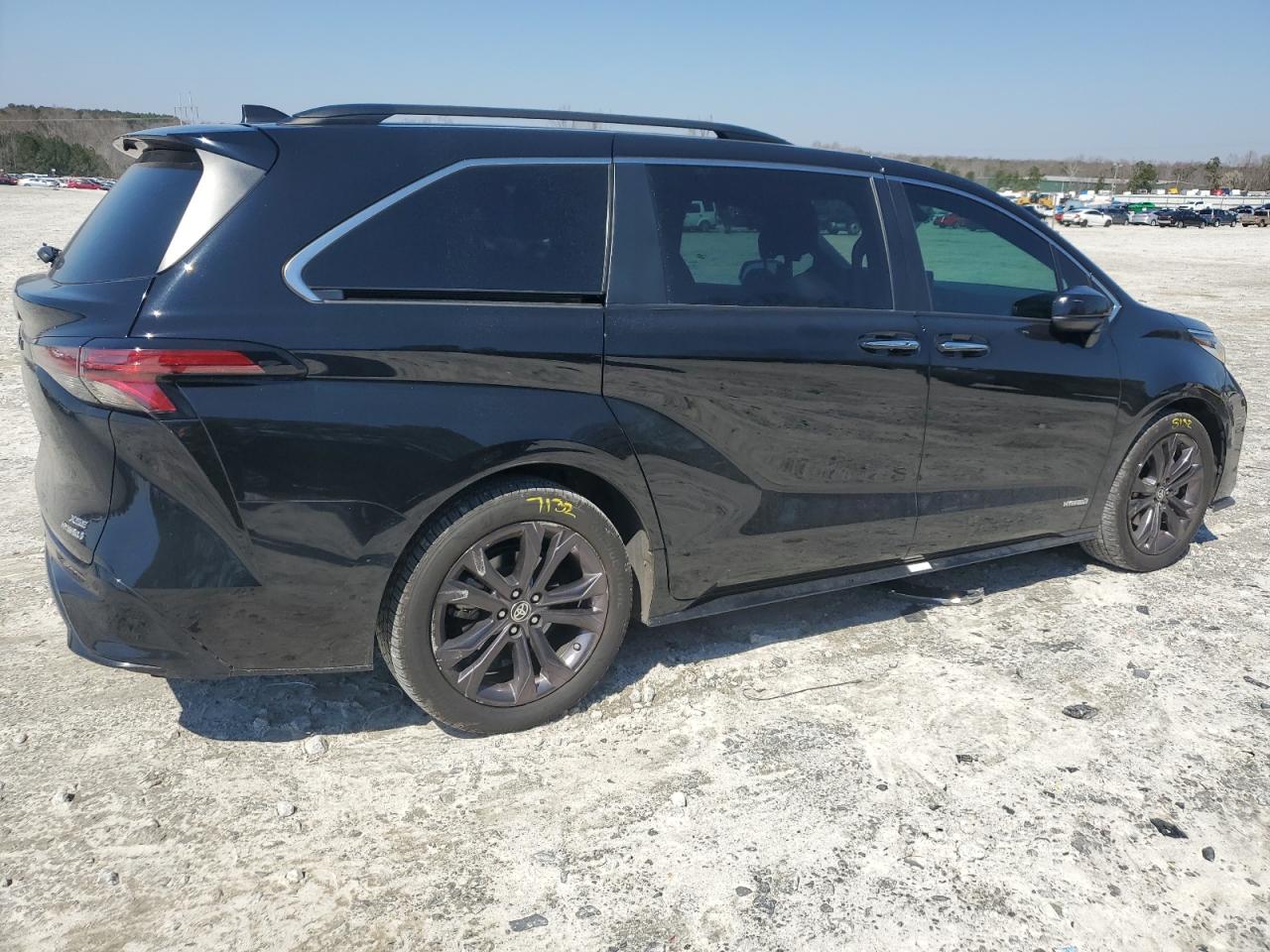 2021 Toyota Sienna - Image 3