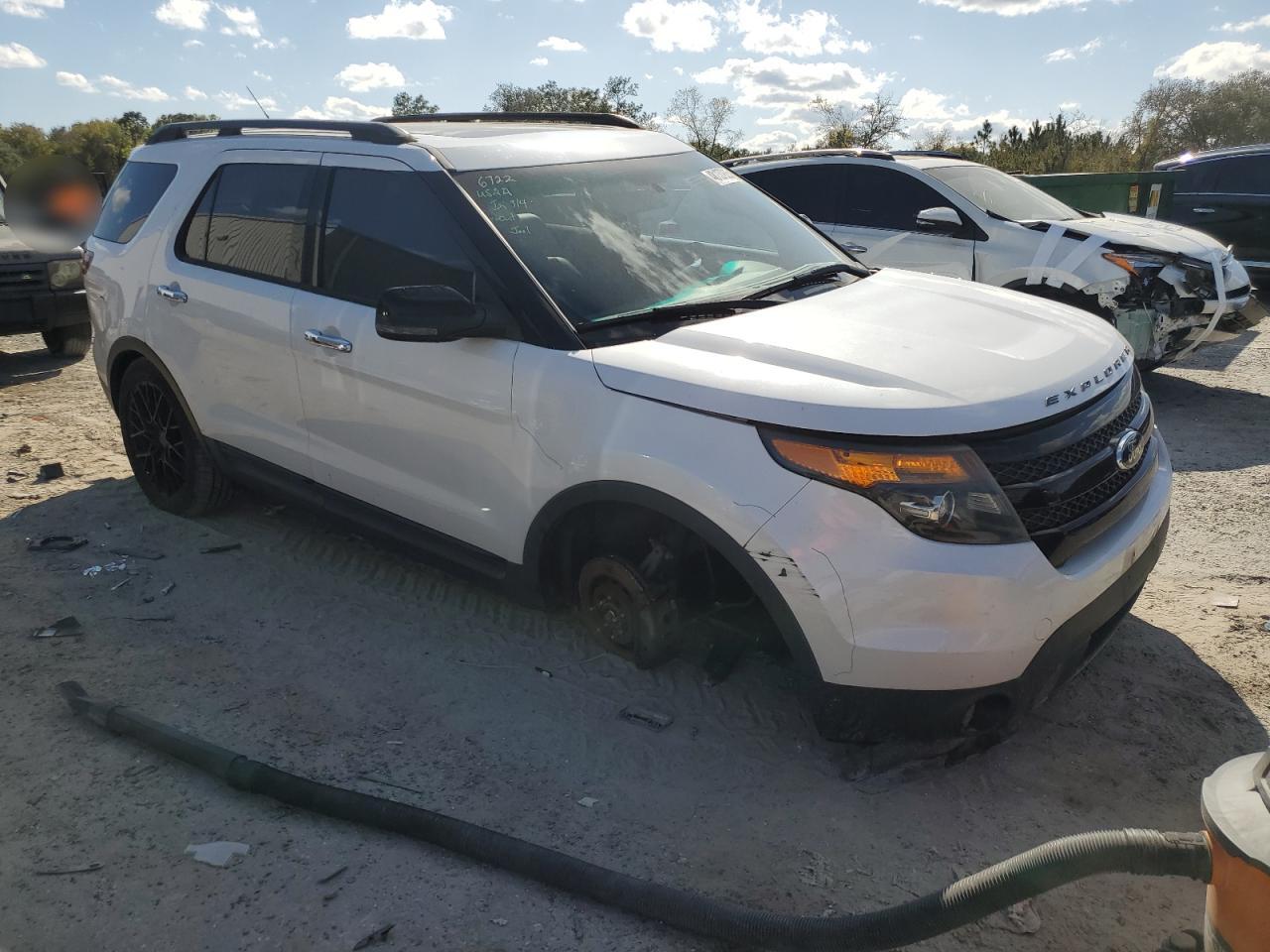 2014 Ford Explorer - Image 4