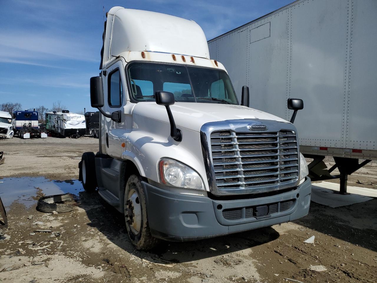2016 Freightliner Cascadia Semi Truck for Sale in Ellwood City, PA - Minor Dent/Scratches