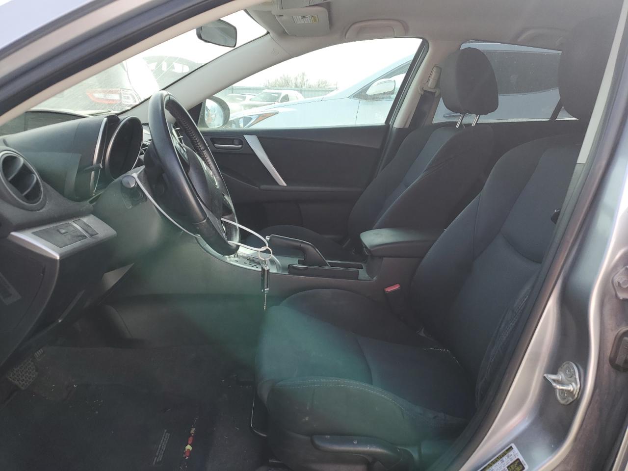 2011 Mazda 3 - Image 9