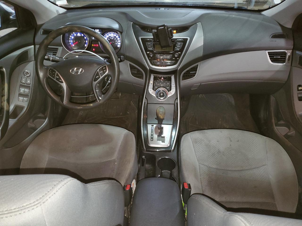 2013 Hyundai Elantra - Image 8