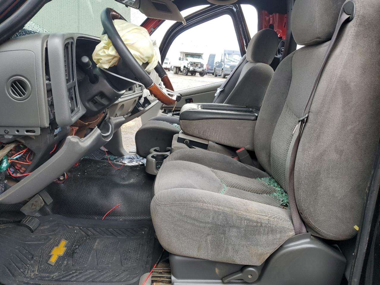 2006 Chevrolet Silverado - Image 7