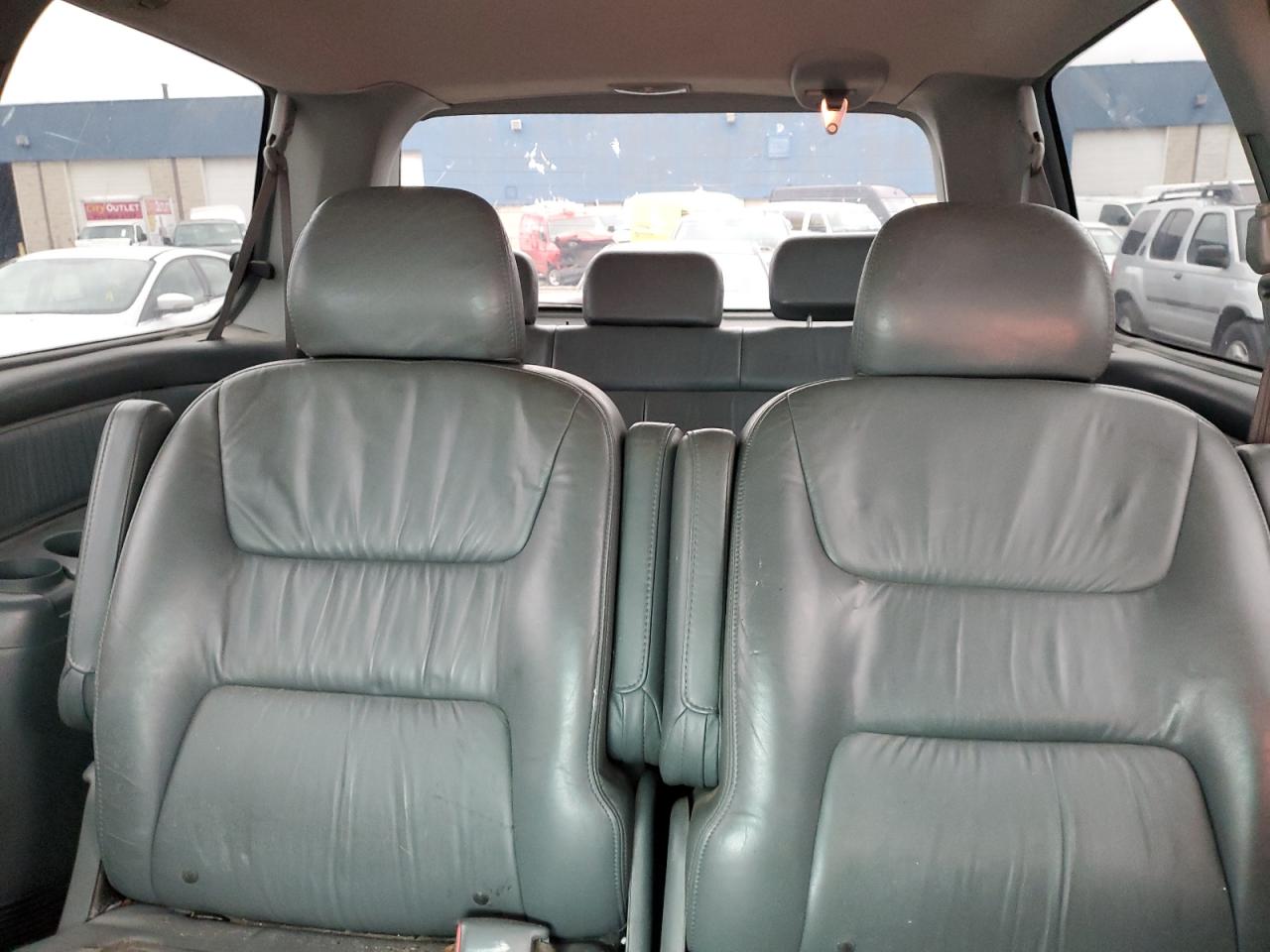 2004 Honda Odyssey - Image 10