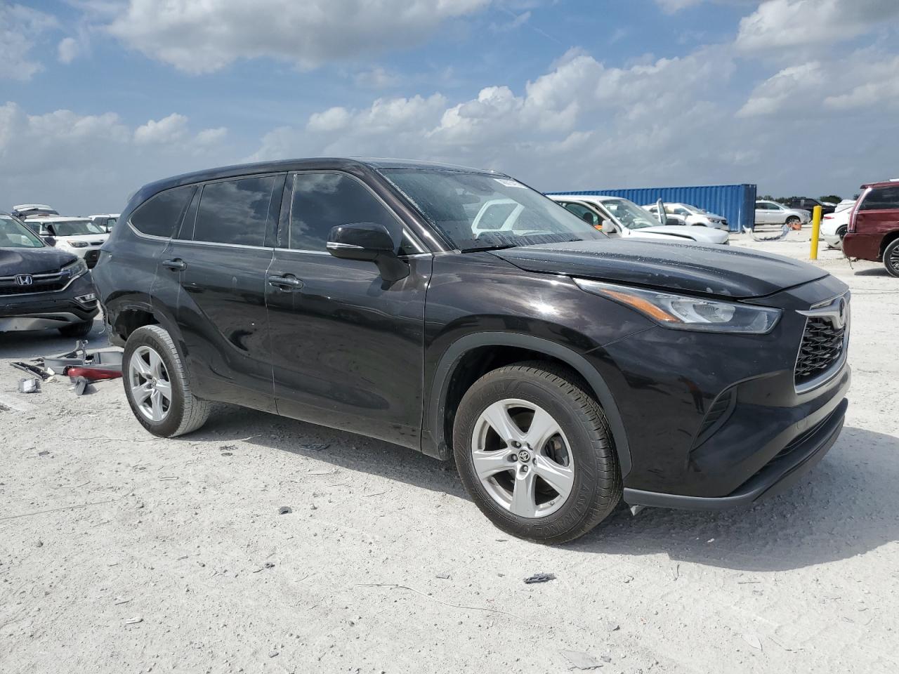 2020 Toyota Highlander - Image 4