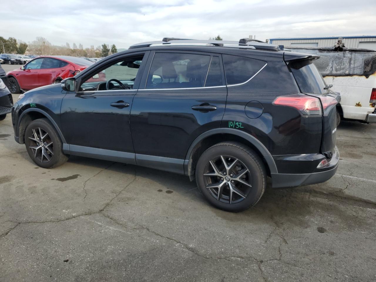 2018 Toyota RAV 4 - Image 2