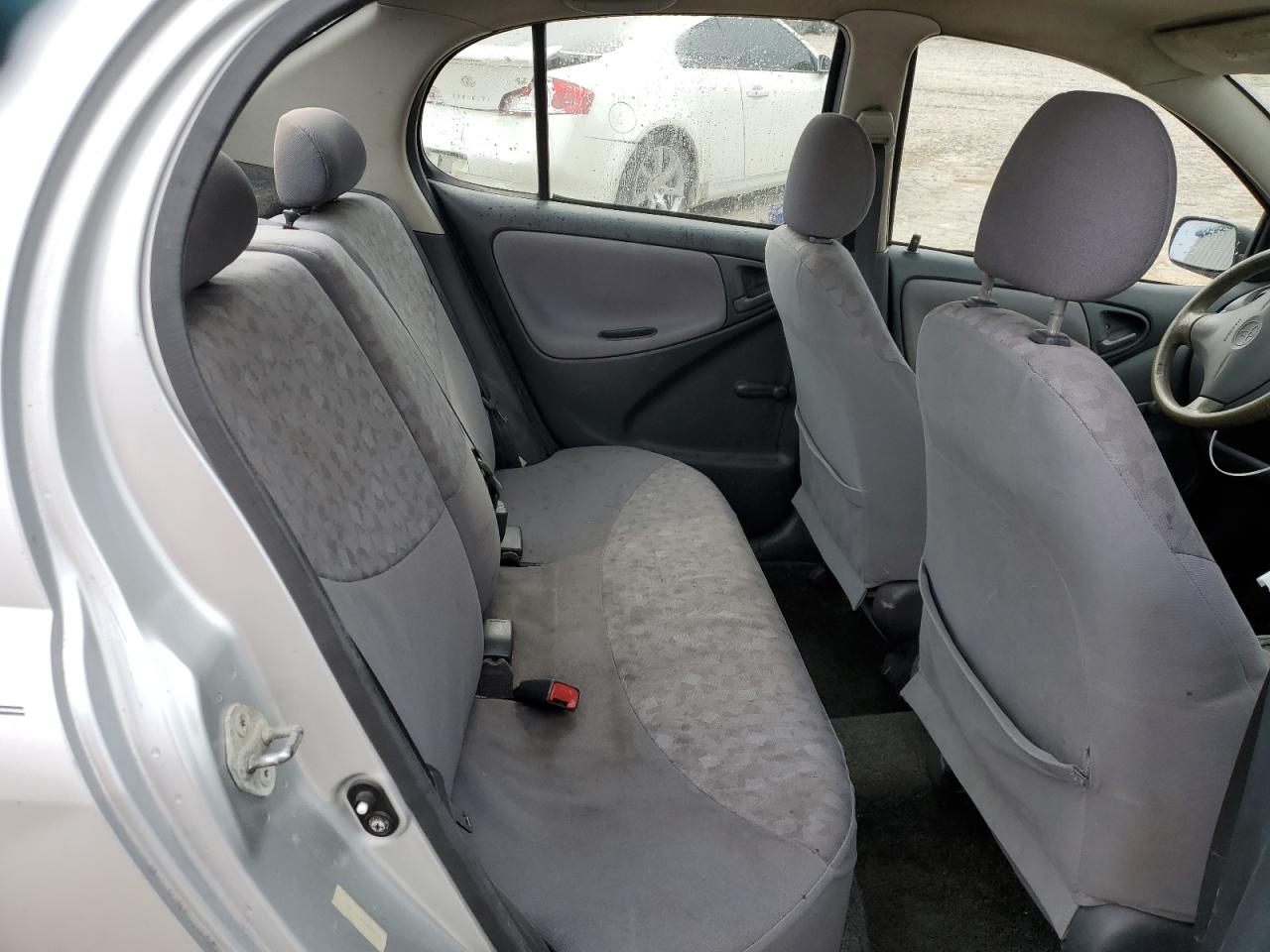 2000 Toyota Echo - Image 10