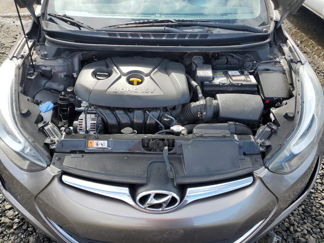 2016 Hyundai Elantra - Image 11