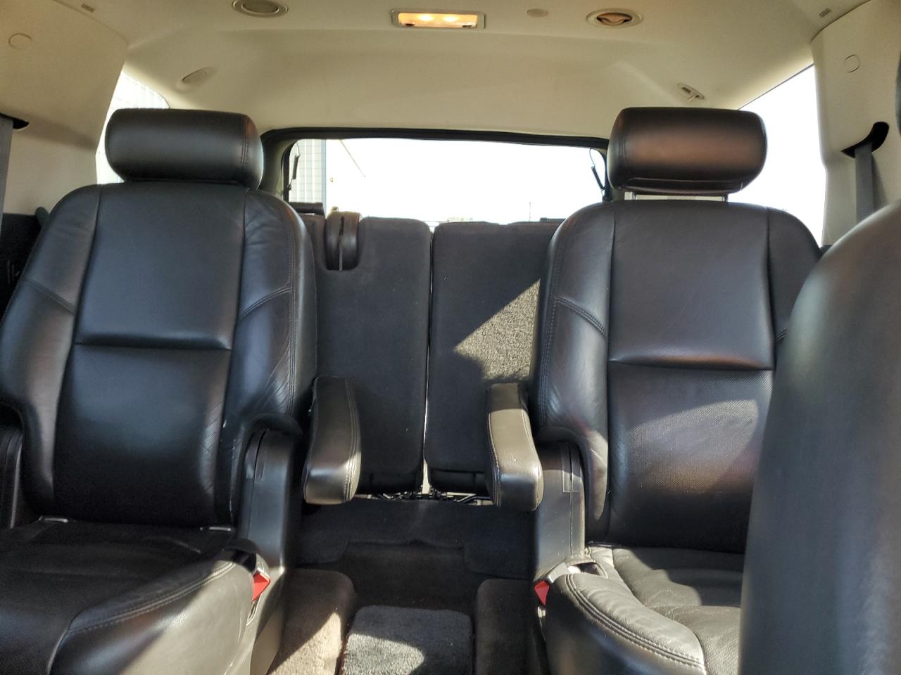 2009 Cadillac Escalade Luxury VIN: 1GYFK23279R255745 Lot: 50823945