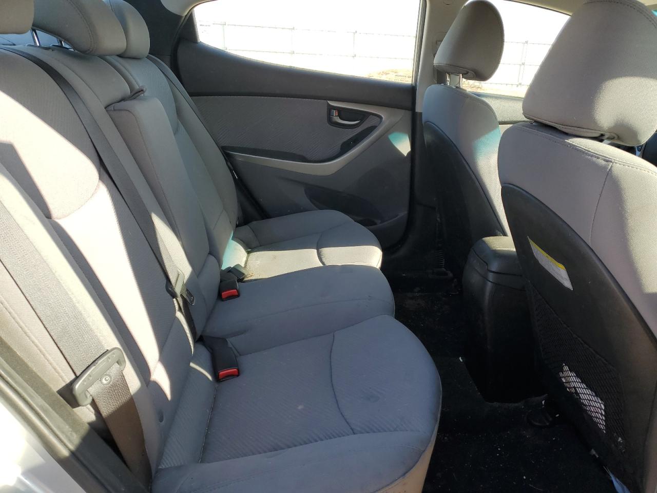 2013 Hyundai Elantra - Image 10