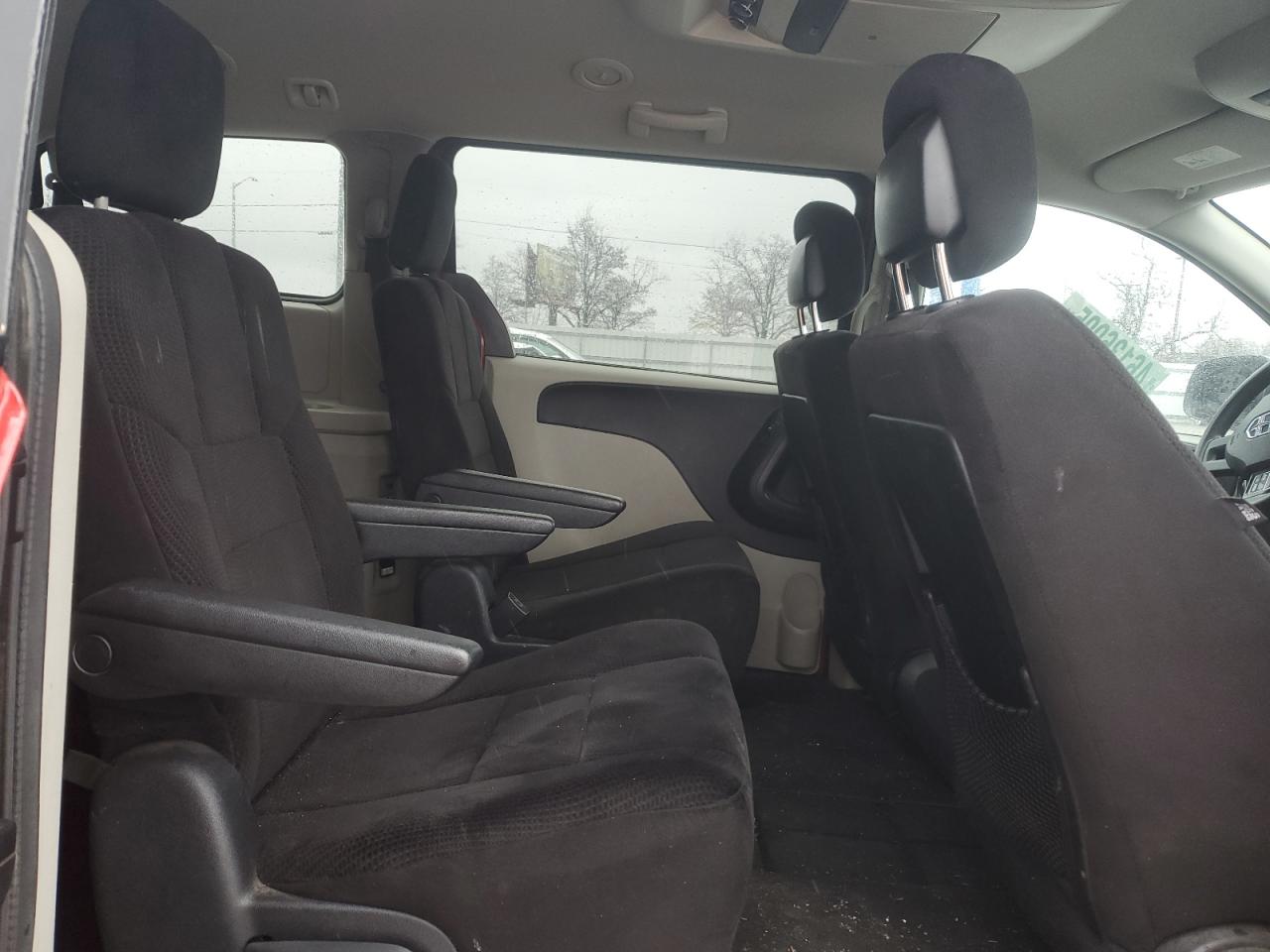 2014 Dodge Caravan - Image 11