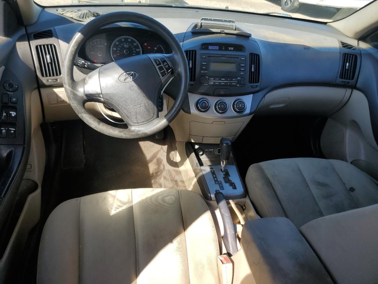 2010 Hyundai Elantra - Image 8