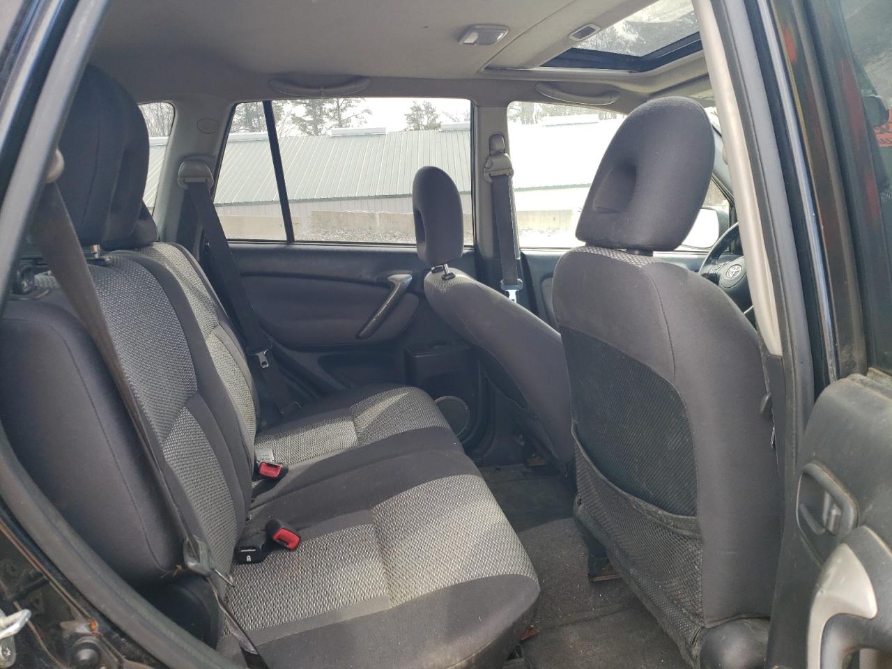 2004 Toyota RAV 4 - Image 11