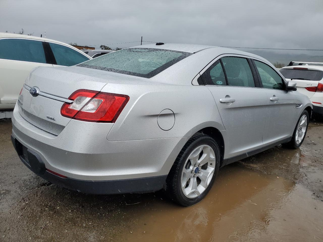 2010 Ford Taurus - Image 3