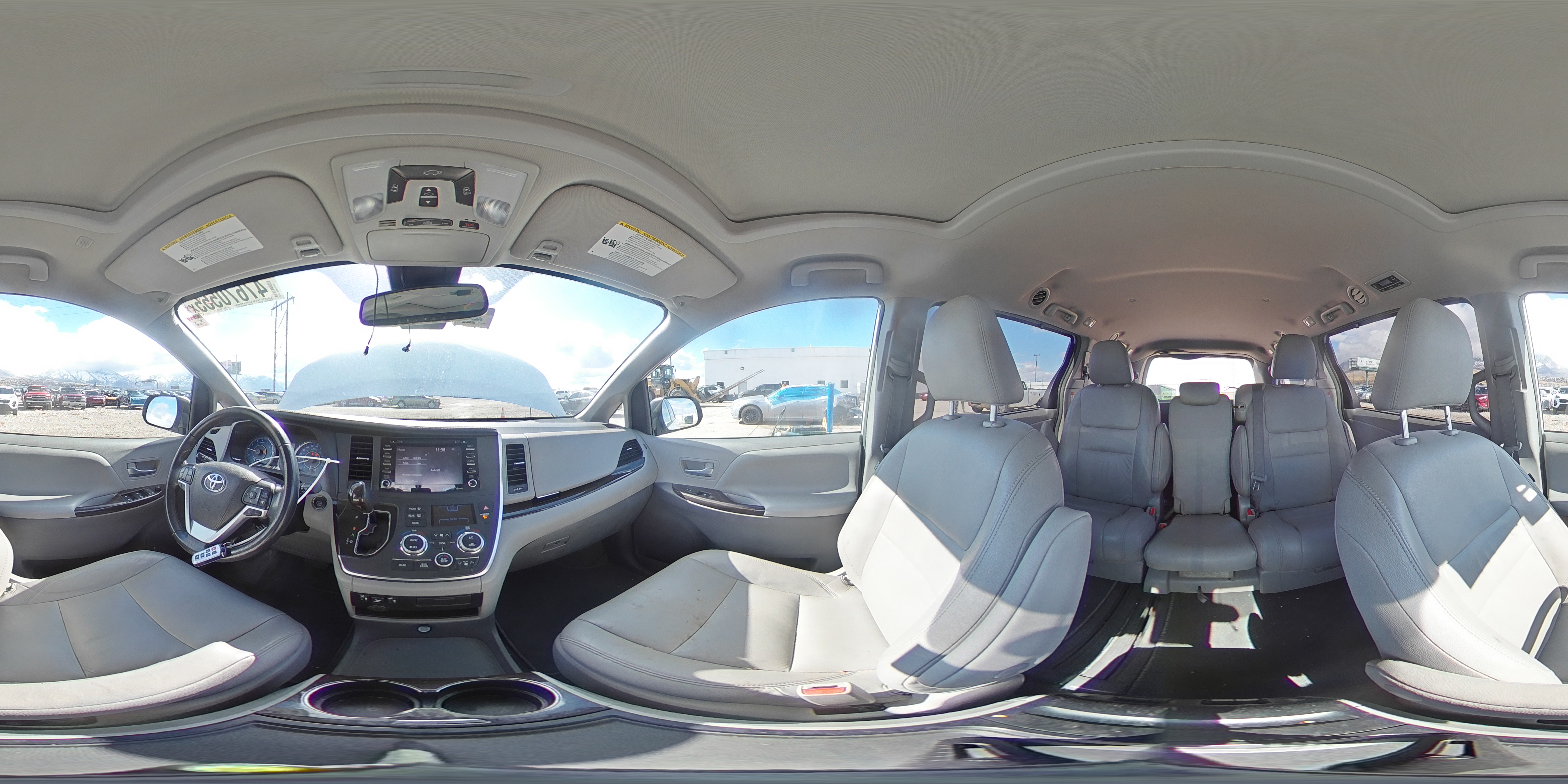 2019 Toyota Sienna - Image 14