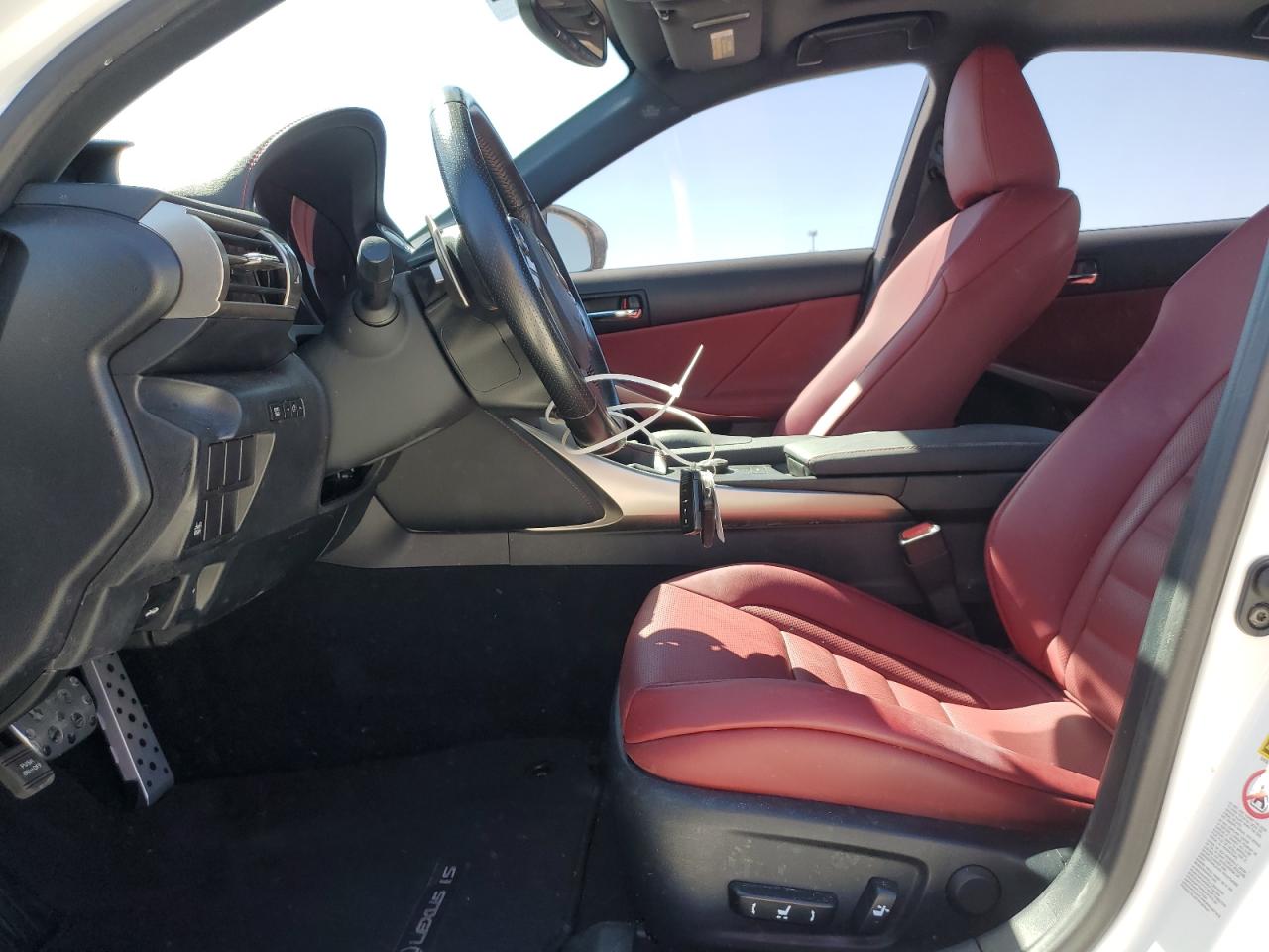 2016 Lexus IS - Image 7