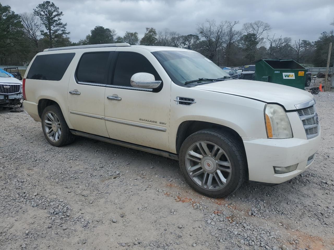 2010 Cadillac Escalade - Image 4