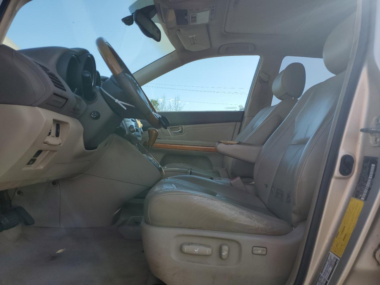 2004 Lexus RX - Image 7