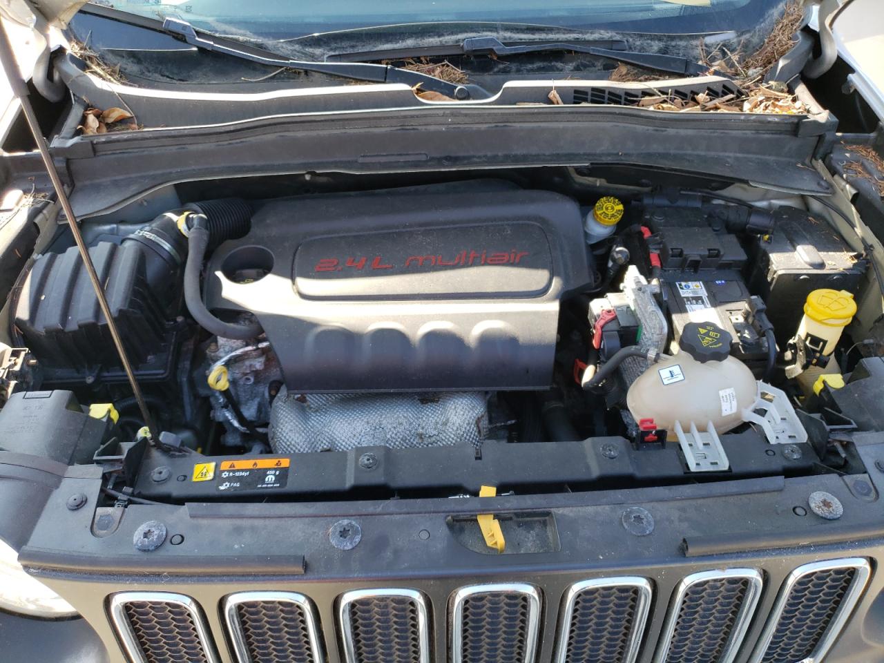 2017 Jeep Renegade - Image 12