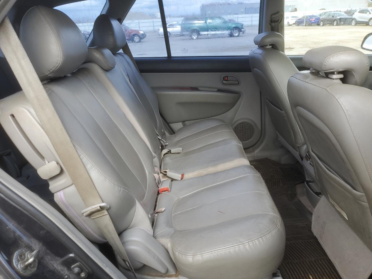 2007 Kia Rondo - Image 11