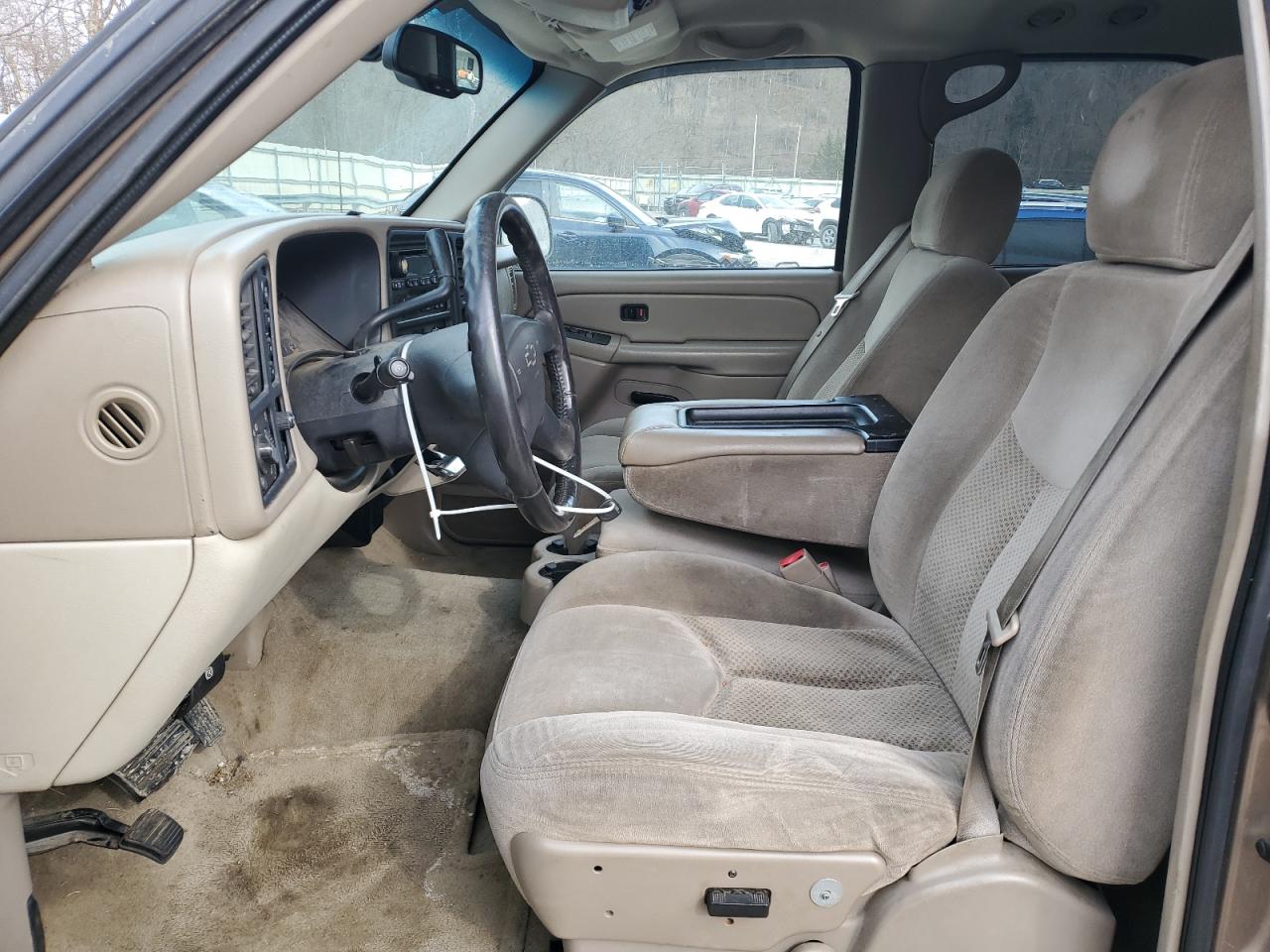 2004 Chevrolet Tahoe - Image 7