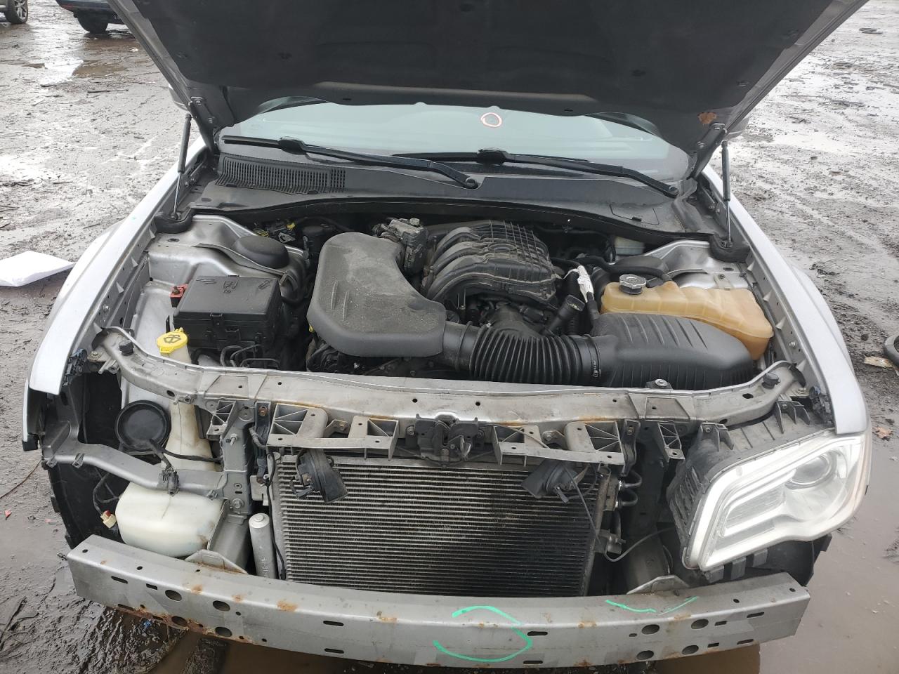 2011 Chrysler 300 - Image 11