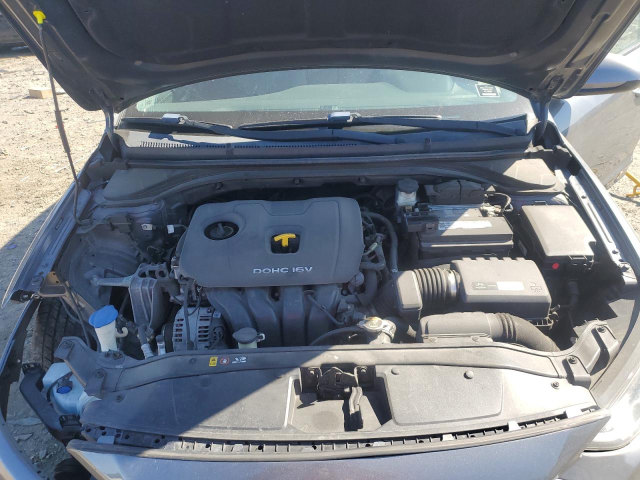 2018 Hyundai Elantra - Image 11