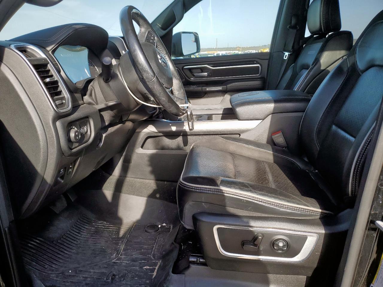 2021 RAM 1500 - Image 7