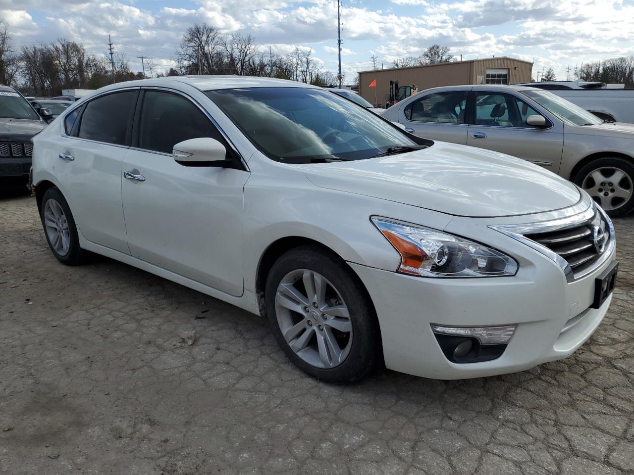 2014 Nissan Altima - Image 4
