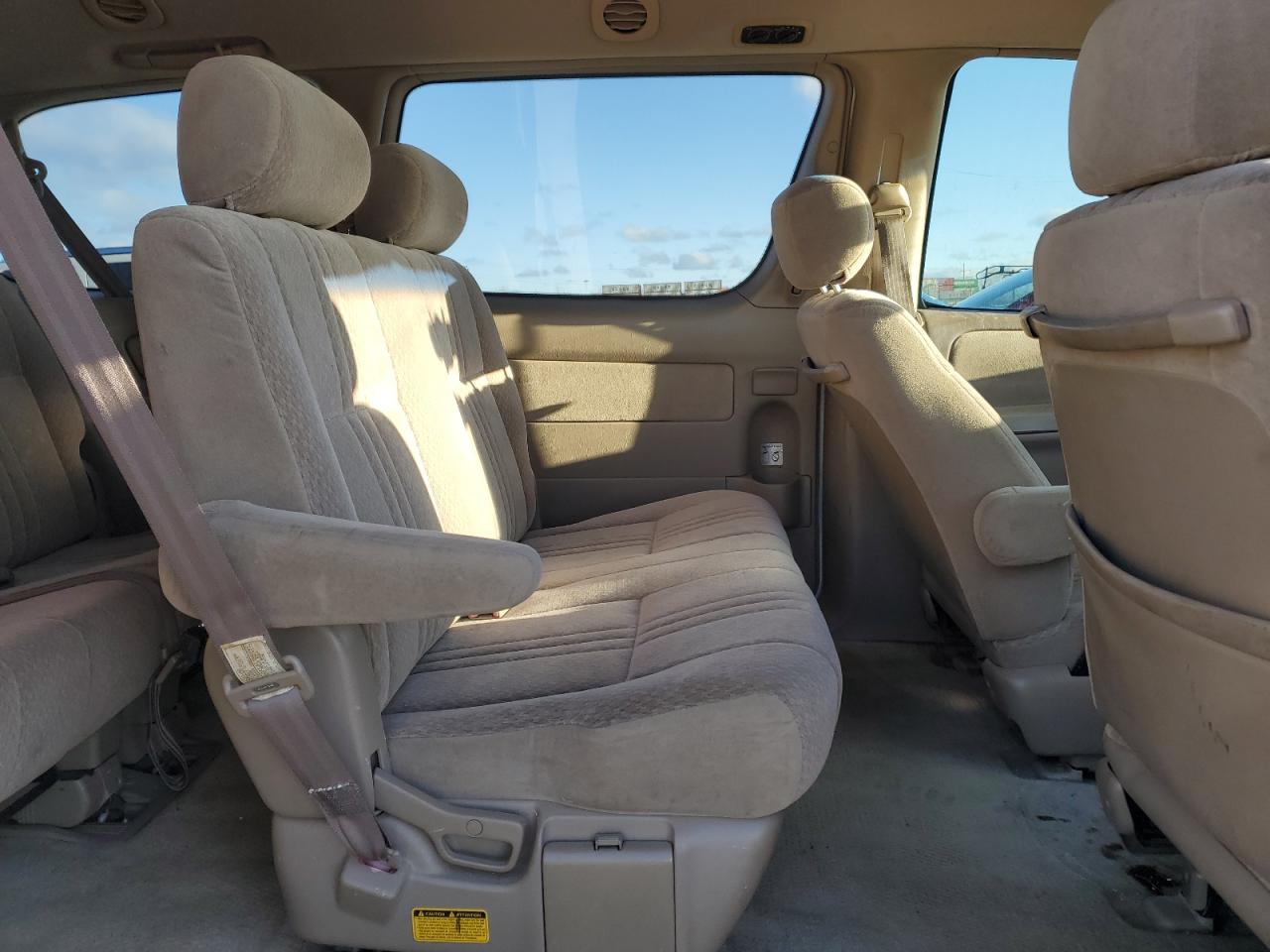 2002 Toyota Sienna - Image 11