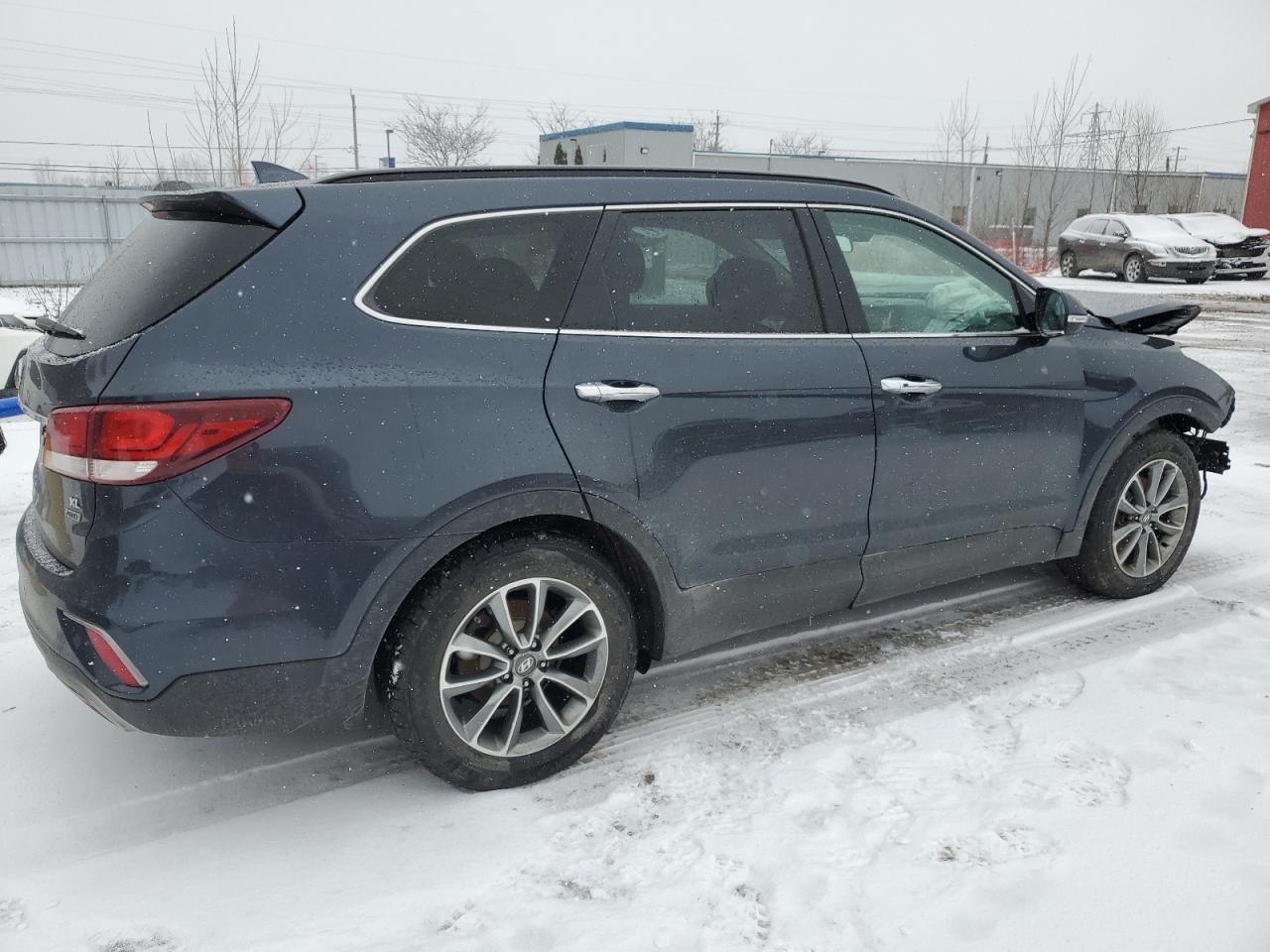 2017 Hyundai Santa Fe - Image 3