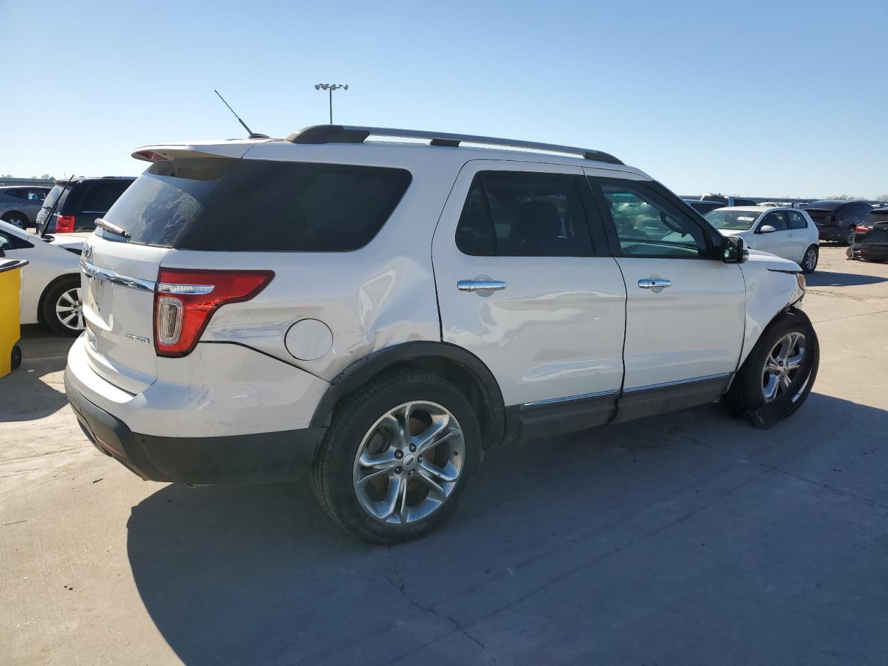 2014 Ford Explorer - Image 3