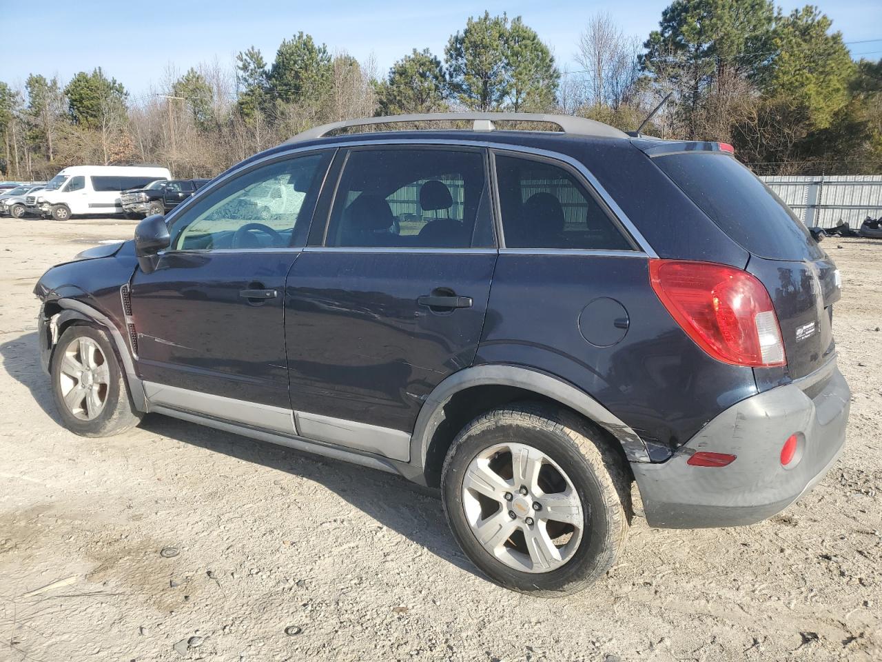 2014 Chevrolet Captiva - Image 2