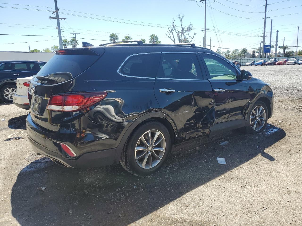 2017 Hyundai Santa Fe - Image 3