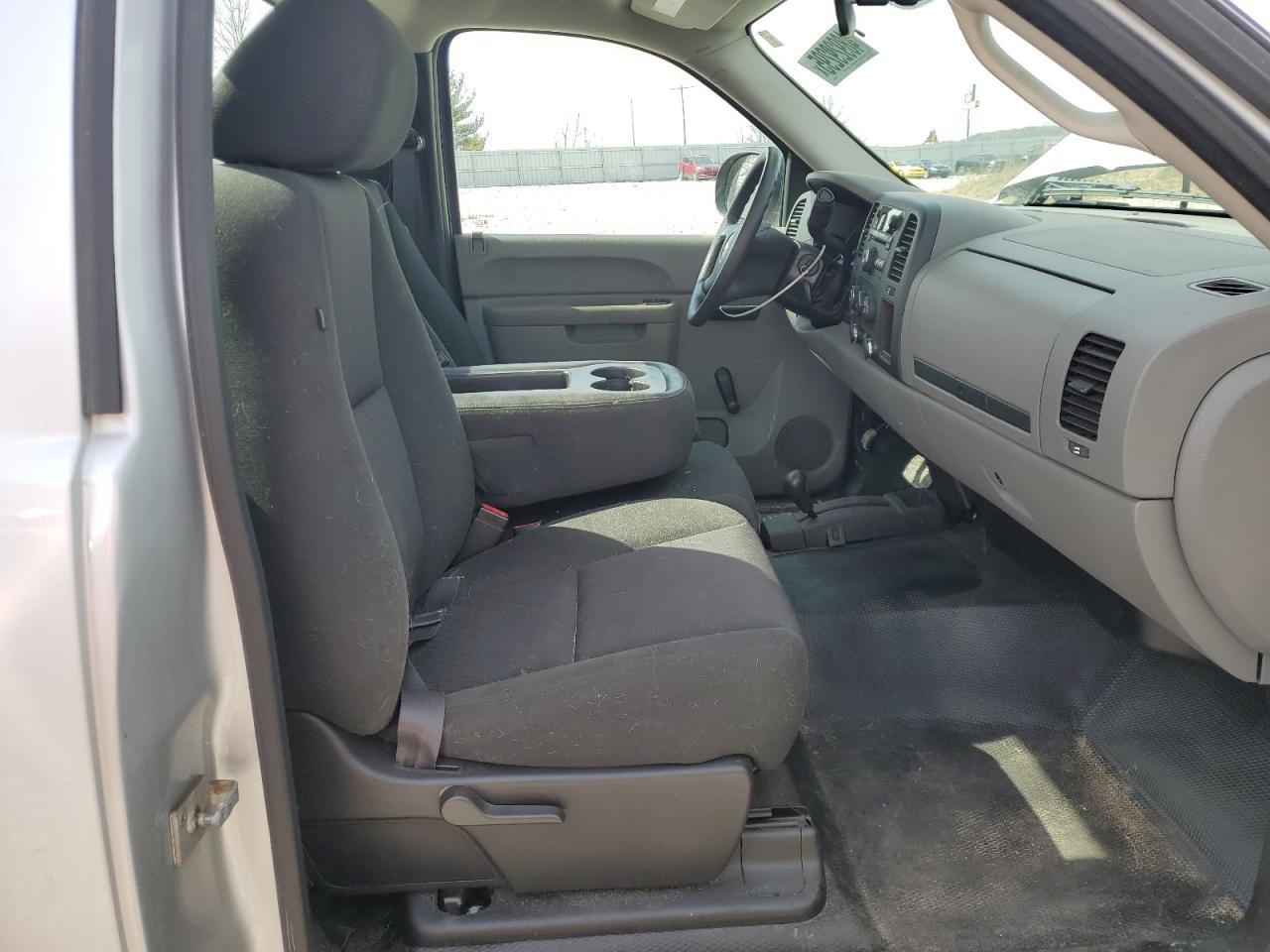 2013 Chevrolet Silverado - Image 10